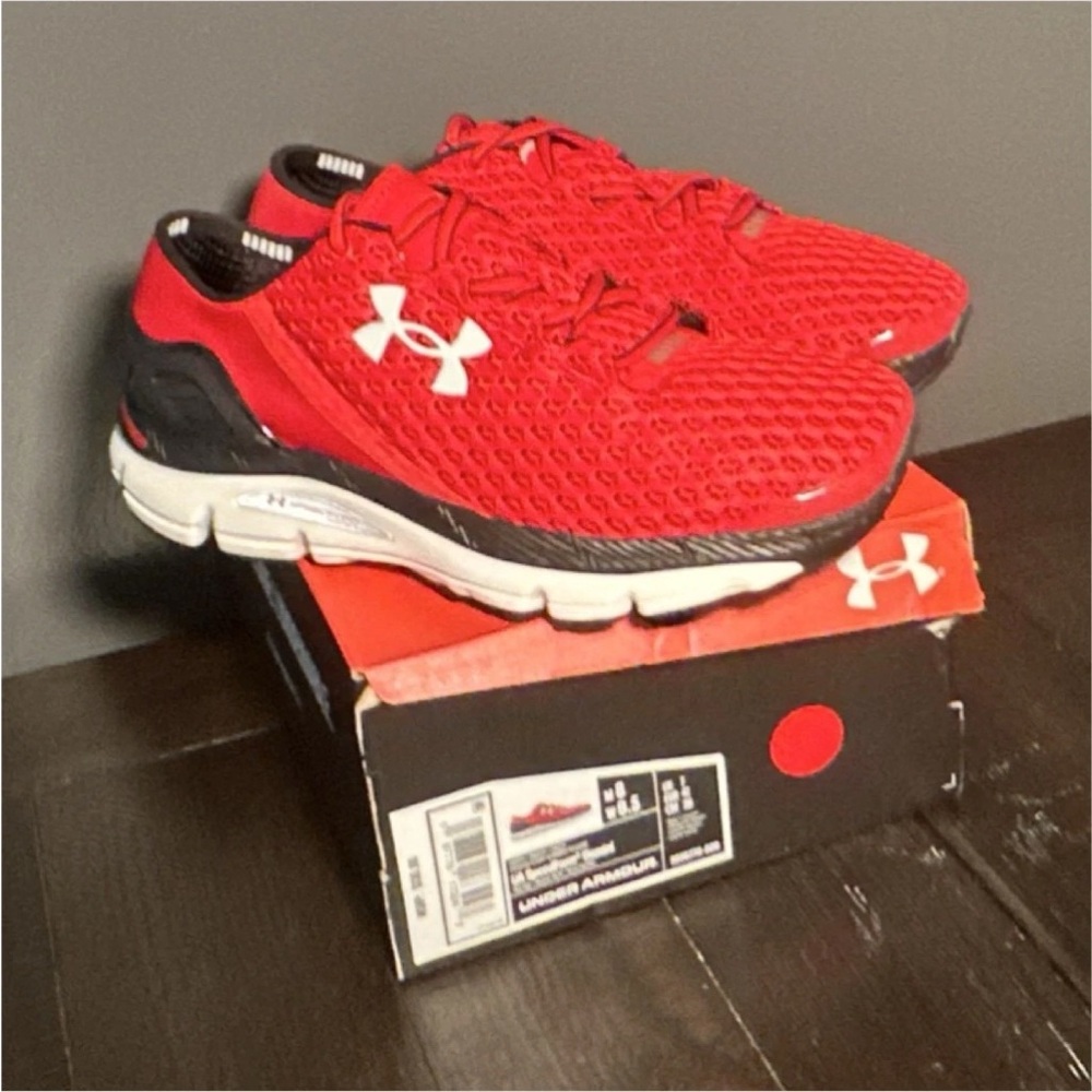 Under Armour SpeedForm Gemini Red/Black 8Men/ 9.5 Women
